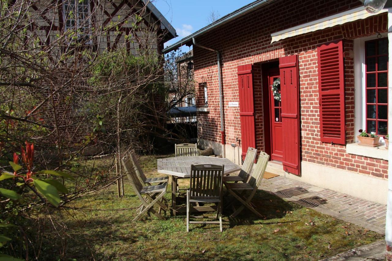 Hotel L'Ecurie De Vieux-Moulin Exterior foto